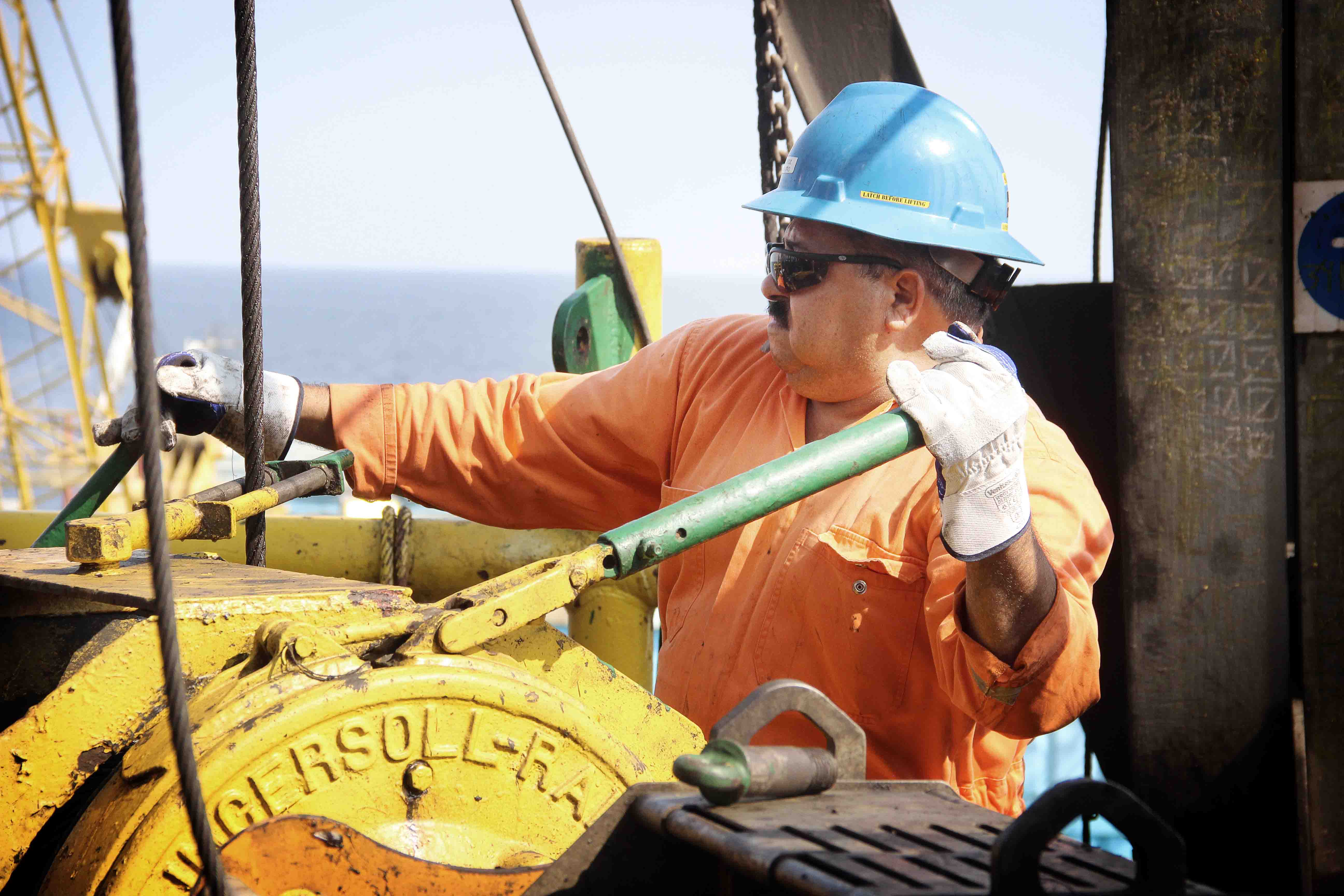 Visit to Rig 52 04.3.jpg bc